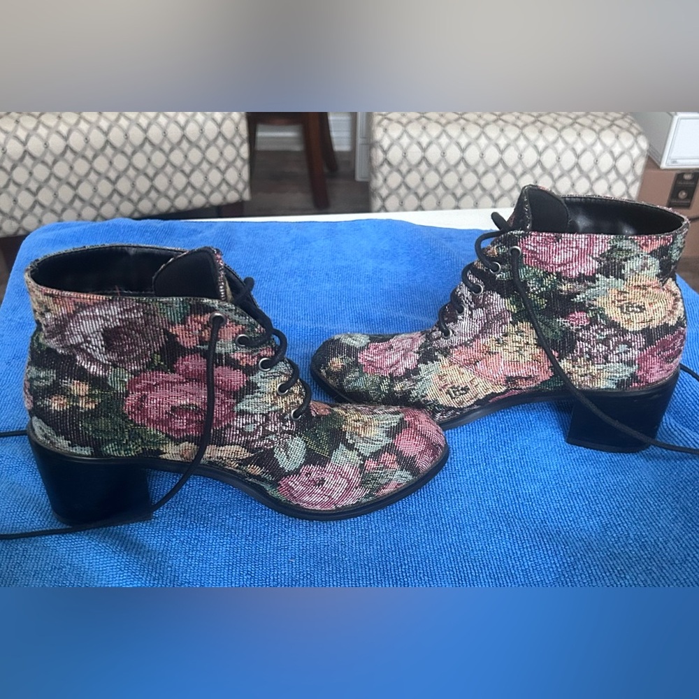 Women’s Multi-color Ankle Boots.  Size 7.5